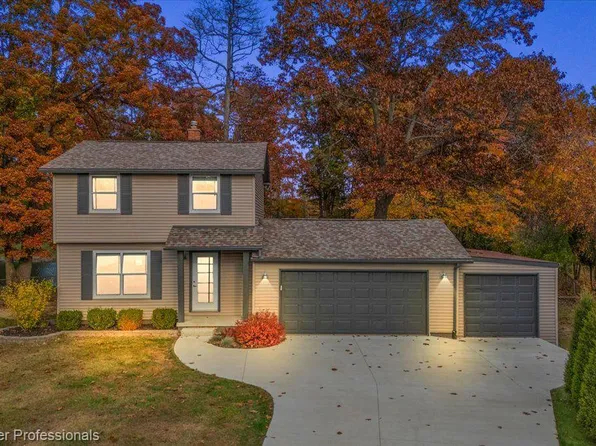 5158 Remington Dr, Lapeer, MI 48446