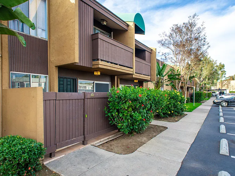 3454 Castle Glen Dr #136 — Photo 31