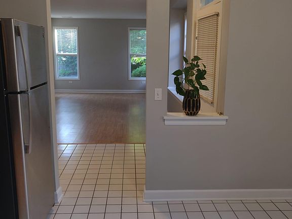 4th image of 1031 Sheridan Cir #1031