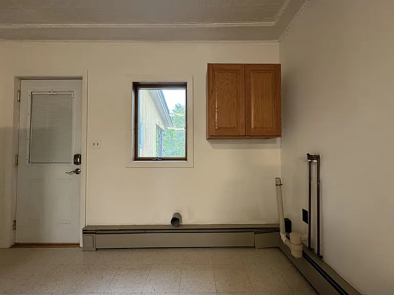56 Laurier St — Photo 4