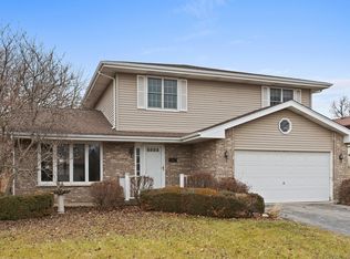 770 Kruk St, Lemont, IL 60439