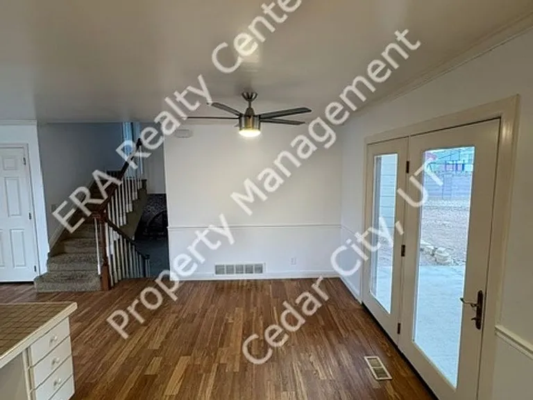 563 S 940 W — Photo 5