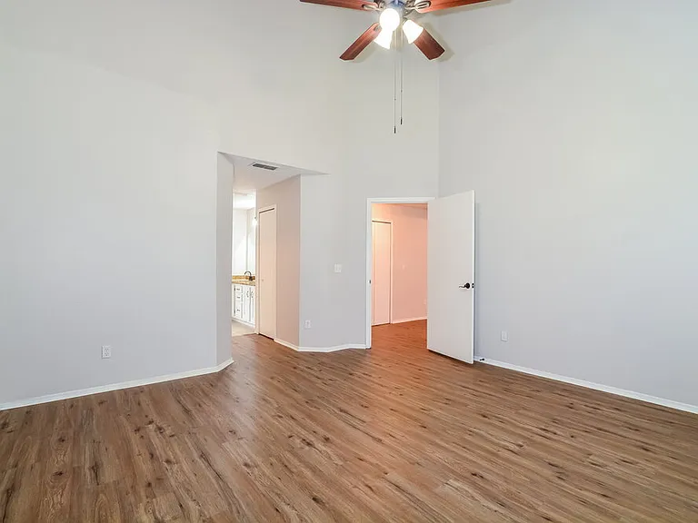 11184 Cypress Leaf Dr — Photo 9