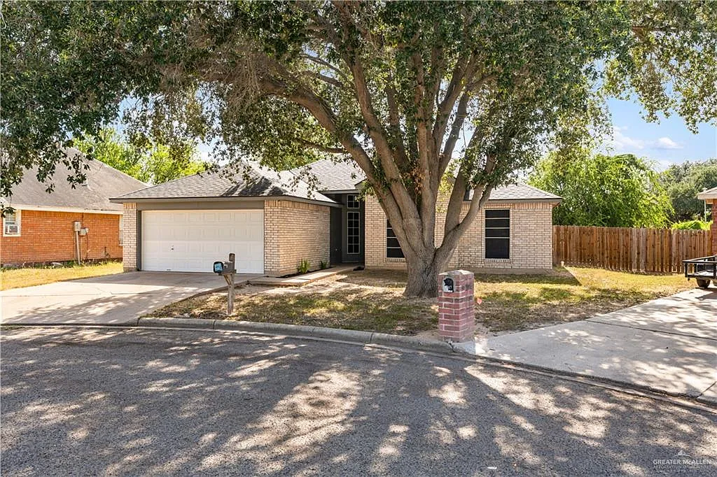 4 bed, 2.0 bath, 1485 sqft, $1,700 — Photo 2