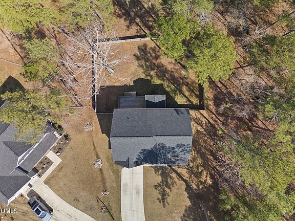 3rd image of 408 Clovermist Ct