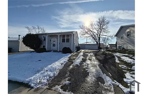 225 McKool Ave Photo 1