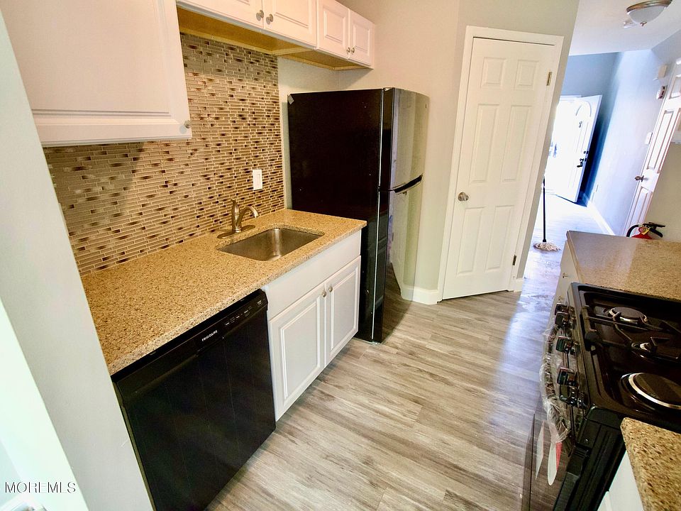 2nd image of 8 Vincent Court