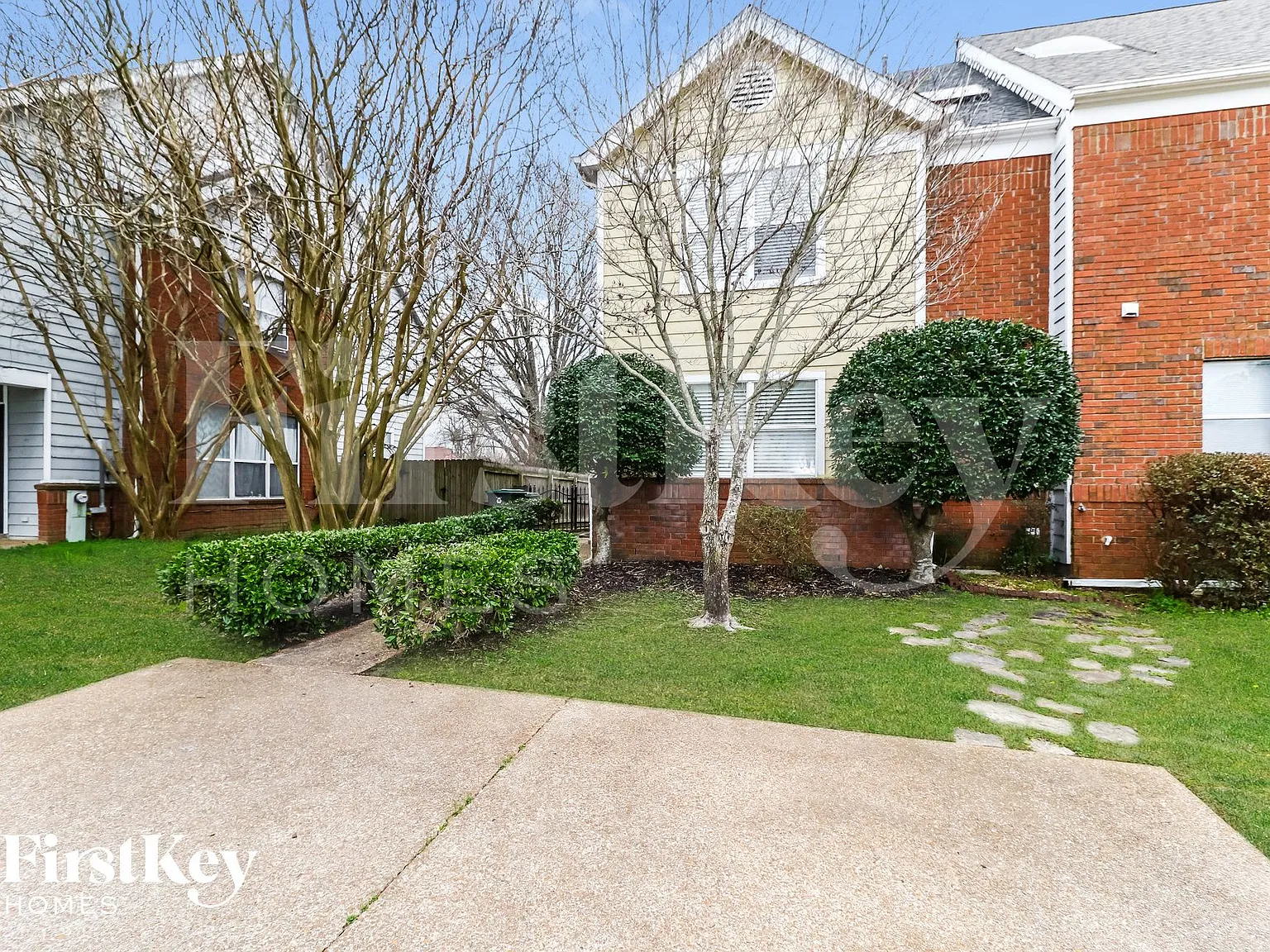 2 bed, 2.5 bath, 1556 sqft, $1,435 — Photo 2