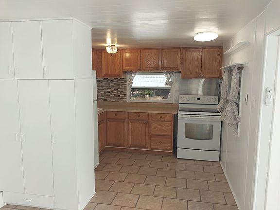 5th image of 118 52nd Avenue Dr W