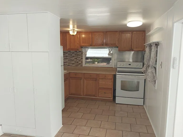 118 52nd Avenue Dr W — Photo 5