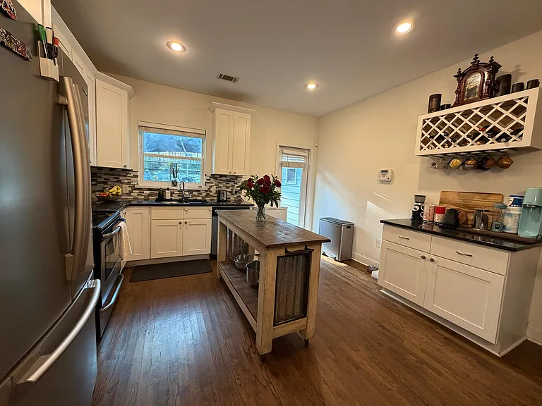 1039 Moreland Ave SE — Photo 8