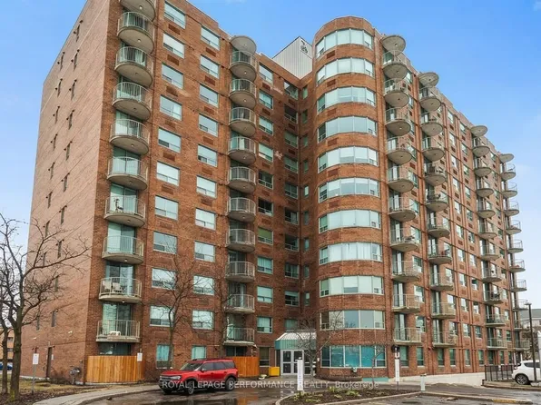 1440 Heron Rd #402, Ottawa, ON K1V 0X2