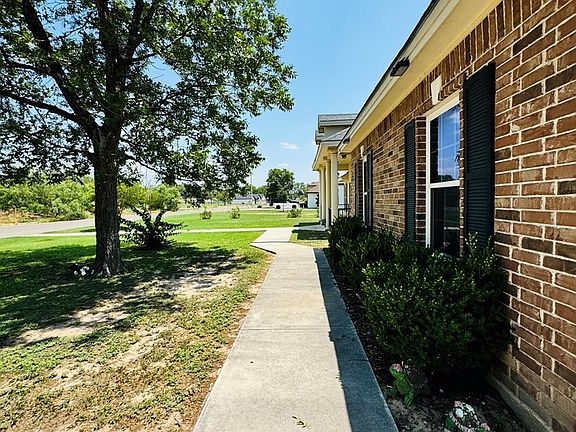 3rd image of 243 Eagle View Rd
