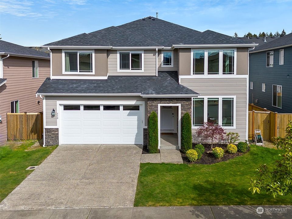 1st image of 530 Rosewood Drive SW