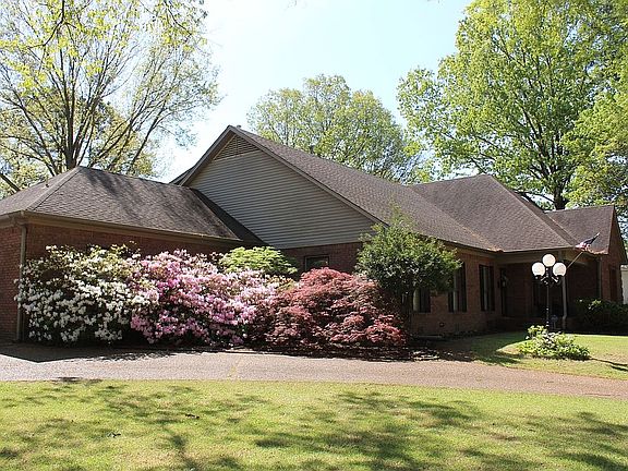 4th image of 1524 Garland Dr