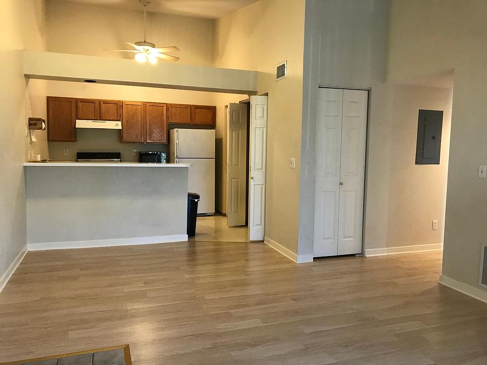 Kitchen/Living Room