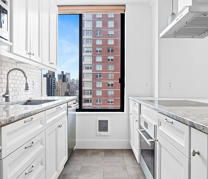 300 E 93rd St #20AF — Photo 2