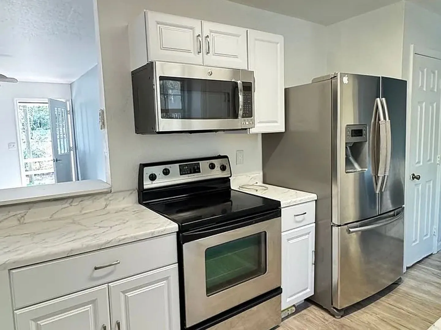 Charming 3BR House in Umatilla — Photo 2