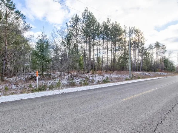 Jimtown Rd, Menominee, MI 49858