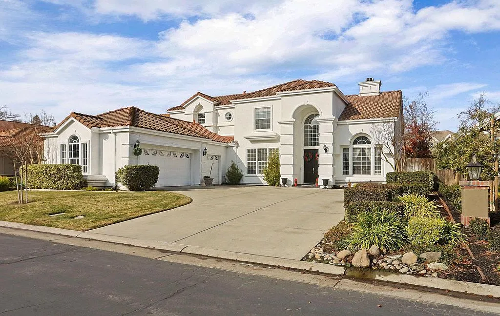 4686 Pine Valley Cir photo 1