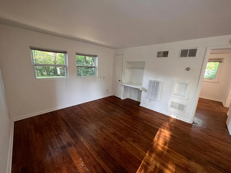 1732 W 21st St #B — Photo 6