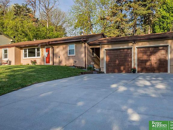 3rd image of 812 N 88th Ave
