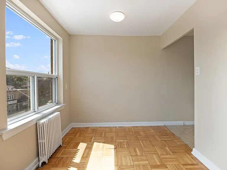 2890 Saint Clair Ave E — Photo 6