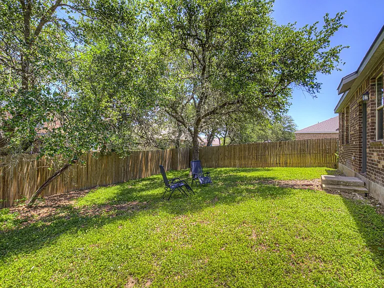 216 Mary Max Cir — Photo 23