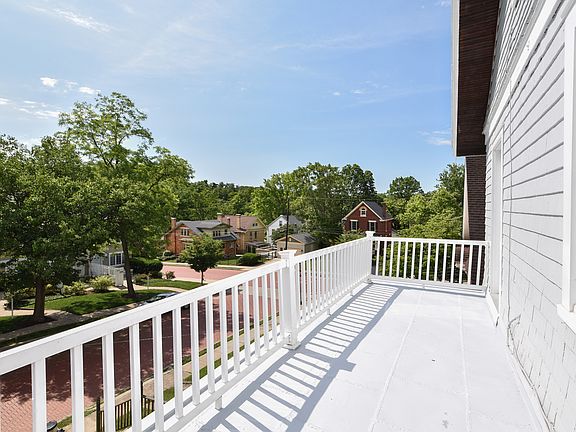 3rd image of 1209 Corbett St