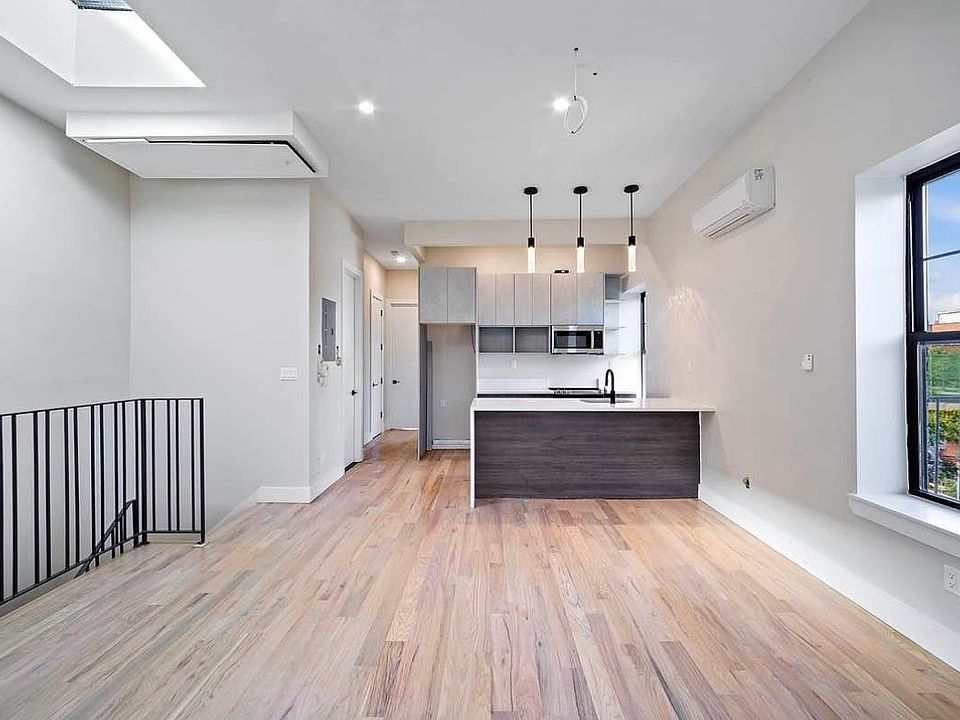 1st image of 441 Myrtle Ave #3