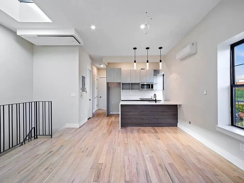 441 Myrtle Ave #3