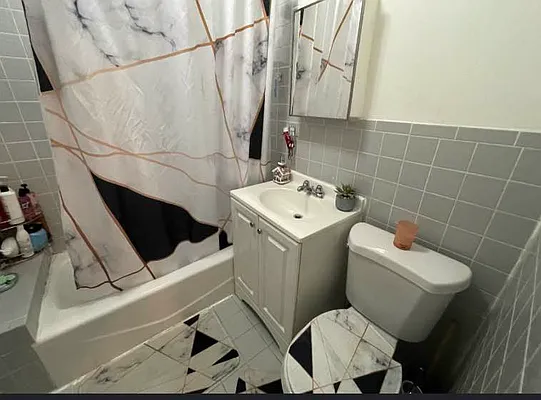 Rented by Voro, LLC | media 3