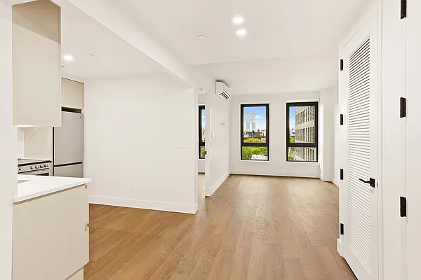 Rented by LL Real Estate Services | media 22