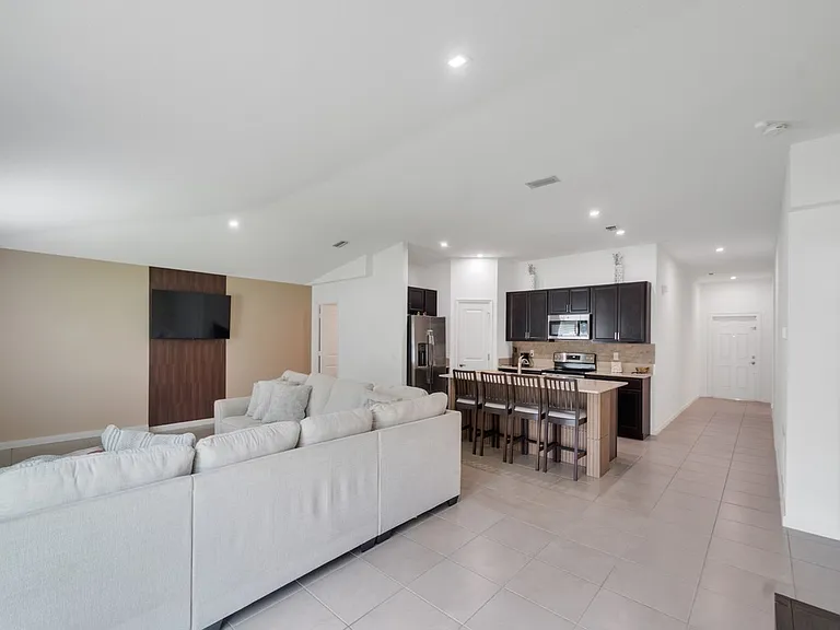 4242 Thurso Way — Photo 7