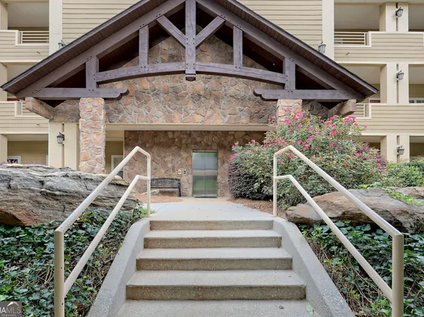94 Gleneagle Ct Unit 203C, Clayton, GA 30525