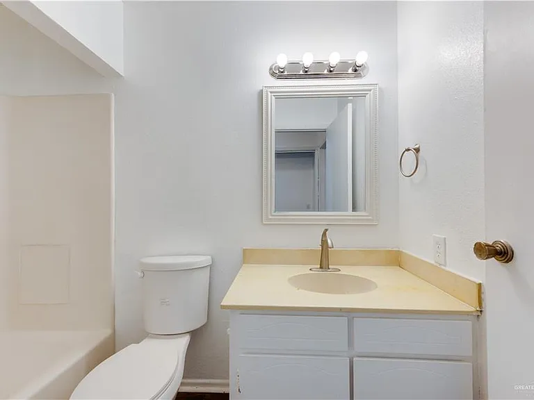 715 Continental Dr #3 — Photo 16