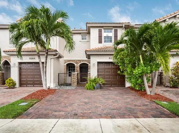 9270 SW 221st St, Cutler Bay, FL 33190