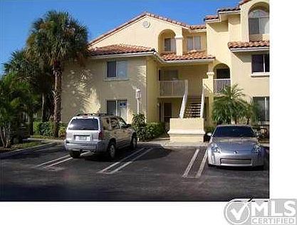 2nd image of 22102 Glenmoor Dr