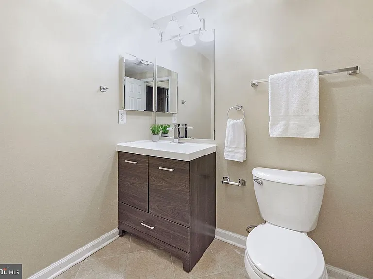 3433 Belleplain Ct — Photo 24