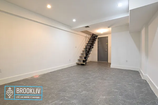 Rented by null | media 26