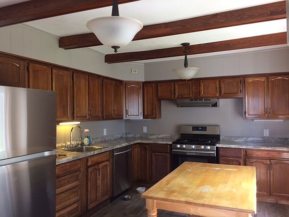 2nd image of 433 Dewitt St
