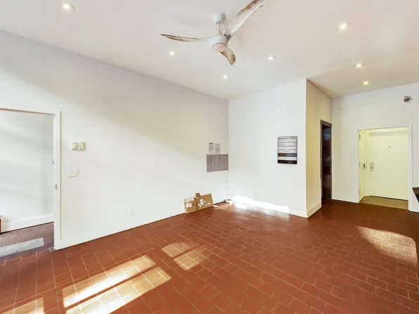 185 Franklin Street image 2 of 5