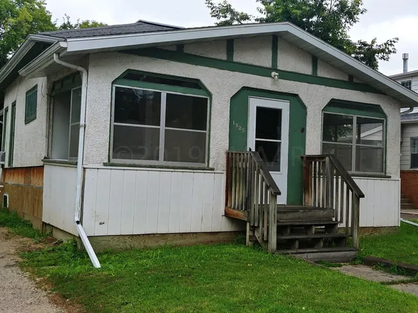 1325 2nd Ave S, Fargo, ND 58103