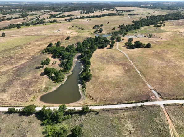 80 County Road 1440, Cement, OK 73017