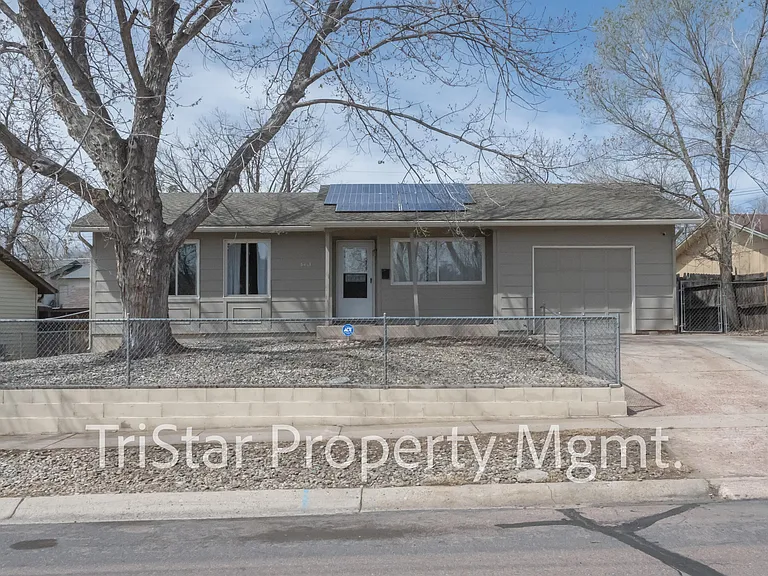 3413 Greenwood Cir — Photo 1
