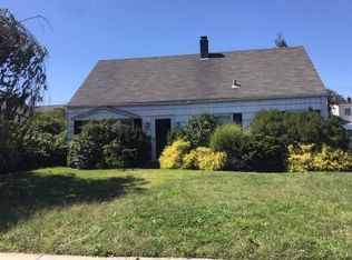 84 Hilltop Rd, Levittown, NY 11756