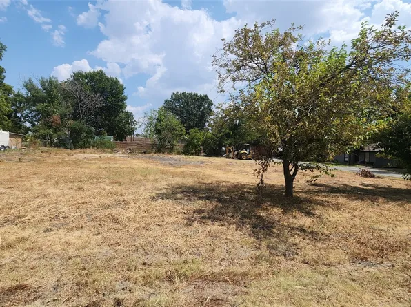 N Bean St, Howe, TX 75459