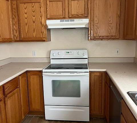 3rd image of 2719 E WINDSOR Avenue