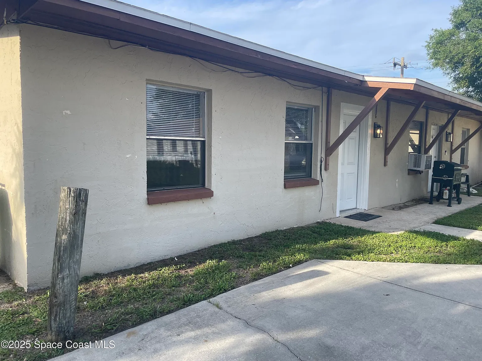 2 bed, 1.0 bath, 850 sqft, $1,095 — Photo 1