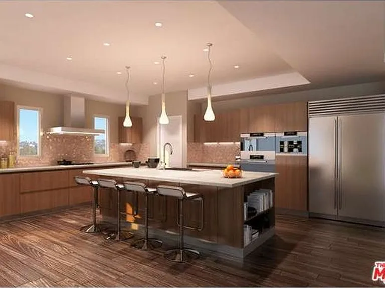 450 N Palm Dr #206 — Photo 8
